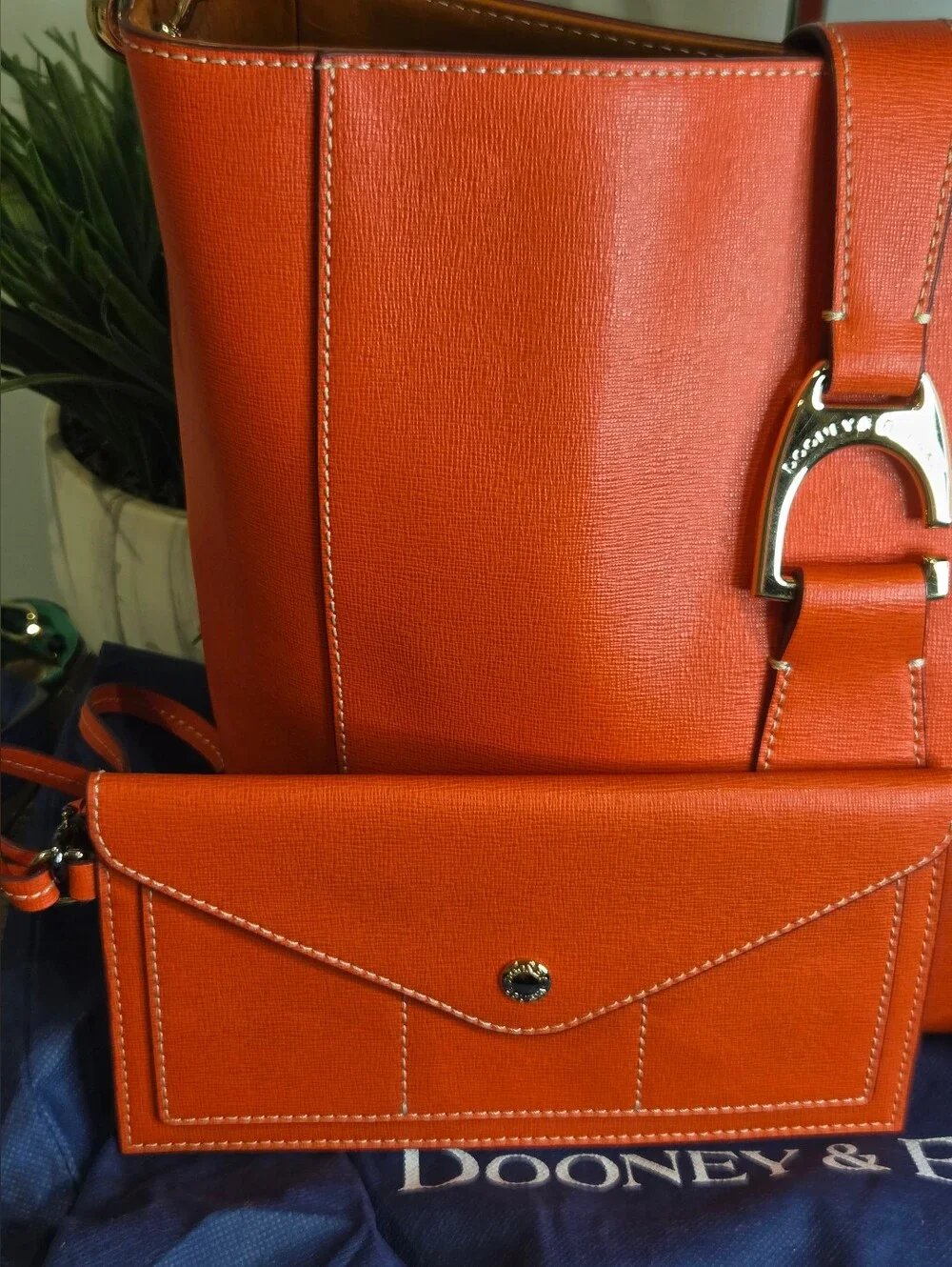 Dooney & Bourke Saffiano Leather Ashby Tote 3-Piece Set + Dust Bag Geranium - Picture 12 of 15